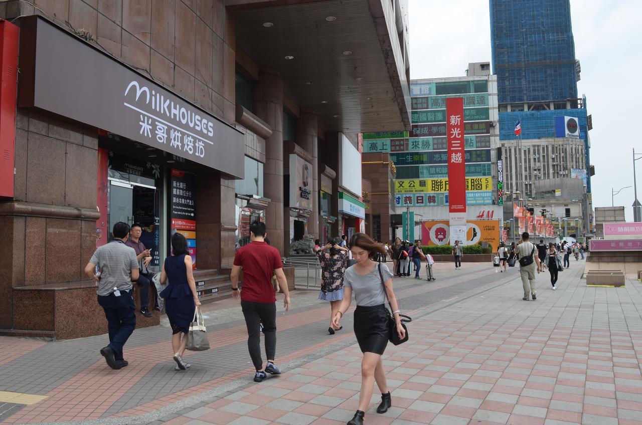 Holo Hostel Taipei Exterior photo